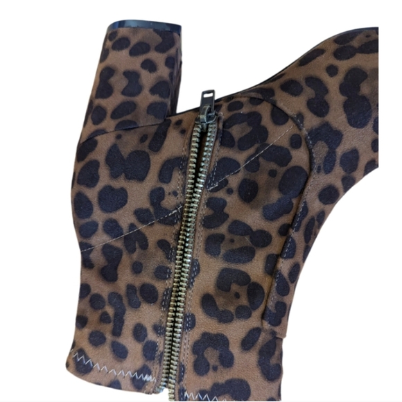NWOT Sugar Itsie Stretch Leopard Ankle Boots - Picture 8 of 10